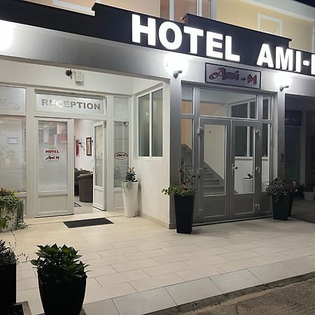 Hotel Ami - M Неум Екстериор снимка